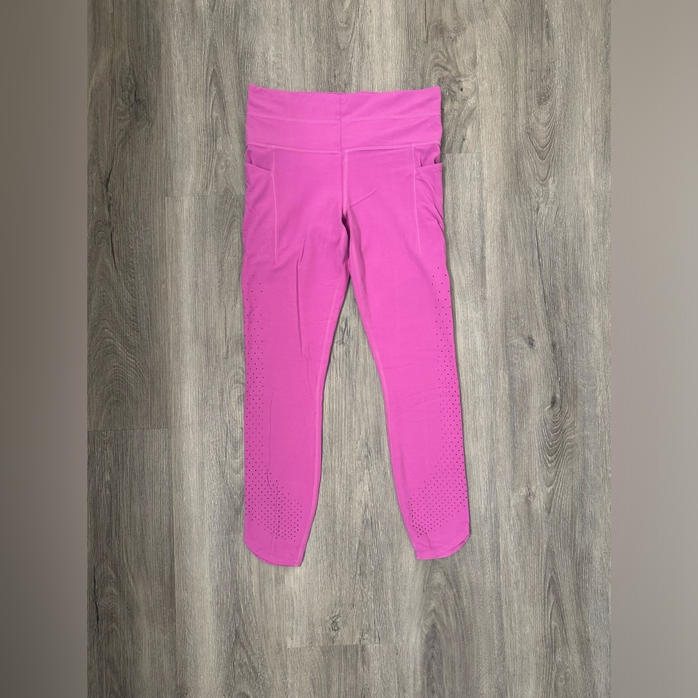 Athleta fuchsia 7/8 length leggings with pockets size small